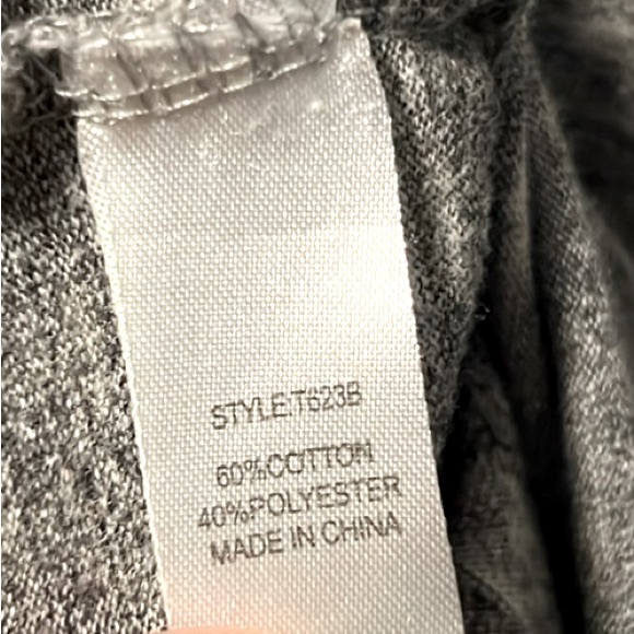 🔖 CLEARANCE🔖REFLEX 🖤 SOFT GRAY/BLACK LONG SLEEVE V-NECK “LOVE” TSHIRT TOP 3X - Picture 7 of 7